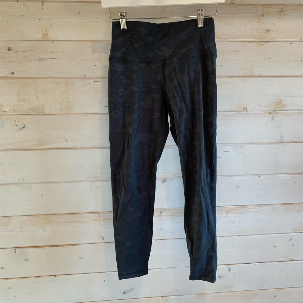 Zyia | Grey Camo Luxe Leggings